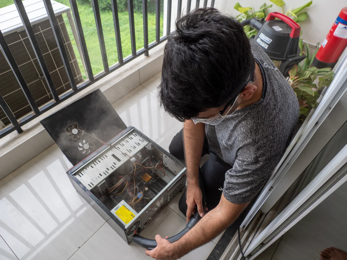 Corrosion cleaning and liquid damage restoration